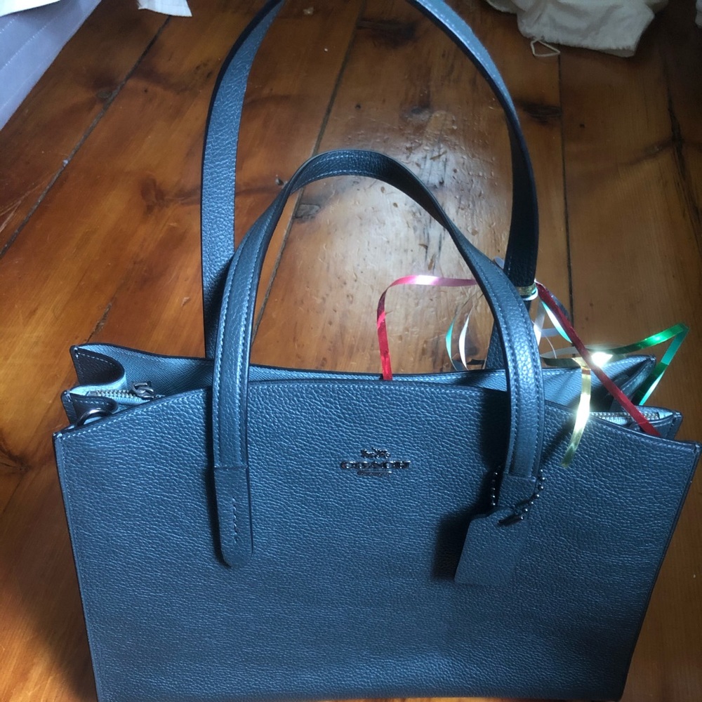 Coach Purses - Picture 5 of 9